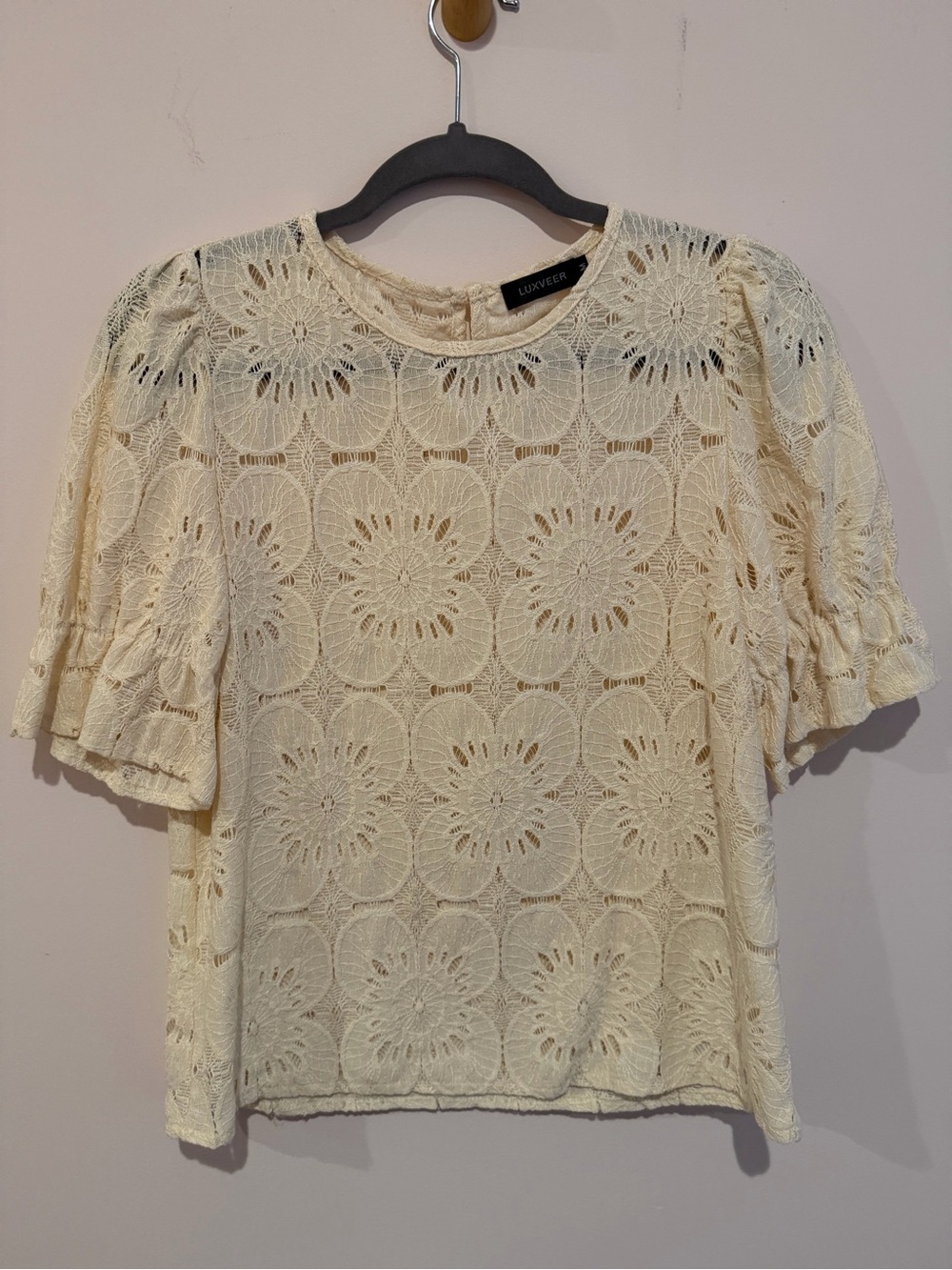 Luxveer Cream Crochet Lace Puff Sleeve Blouse